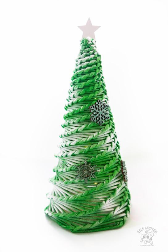 Christmas tree from paper tubes